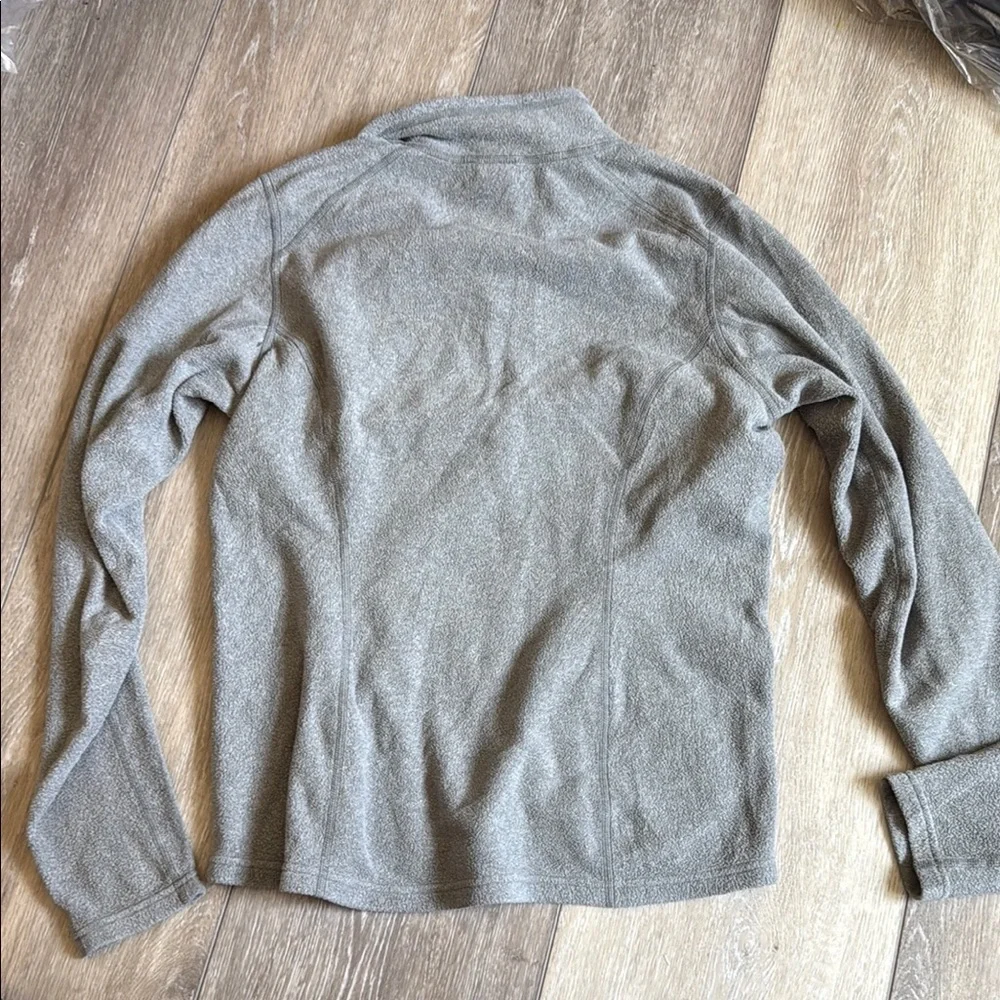 The North Face women’s lightweight quarterzip fleece - Picture 3 of 3